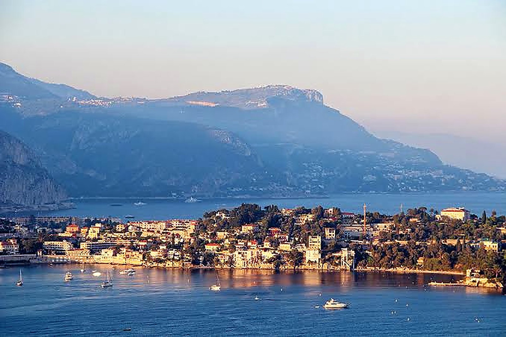 Comment aller à pied de Beaulieu-sur-Mer à Saint-Jean-Cap-Ferrat ?