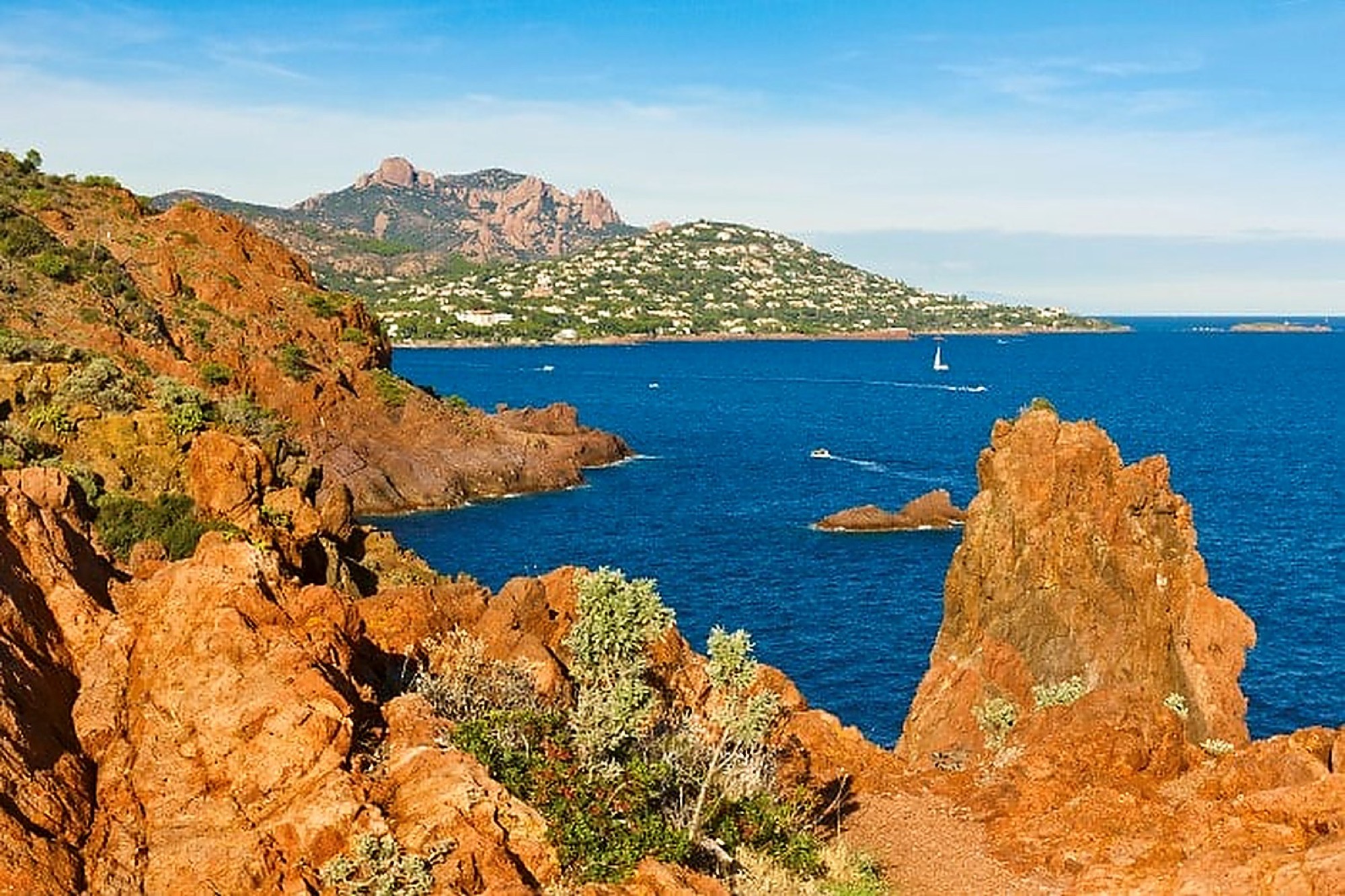 Où faire du kayak dans l'Esterel pour voir les roches rouges ?